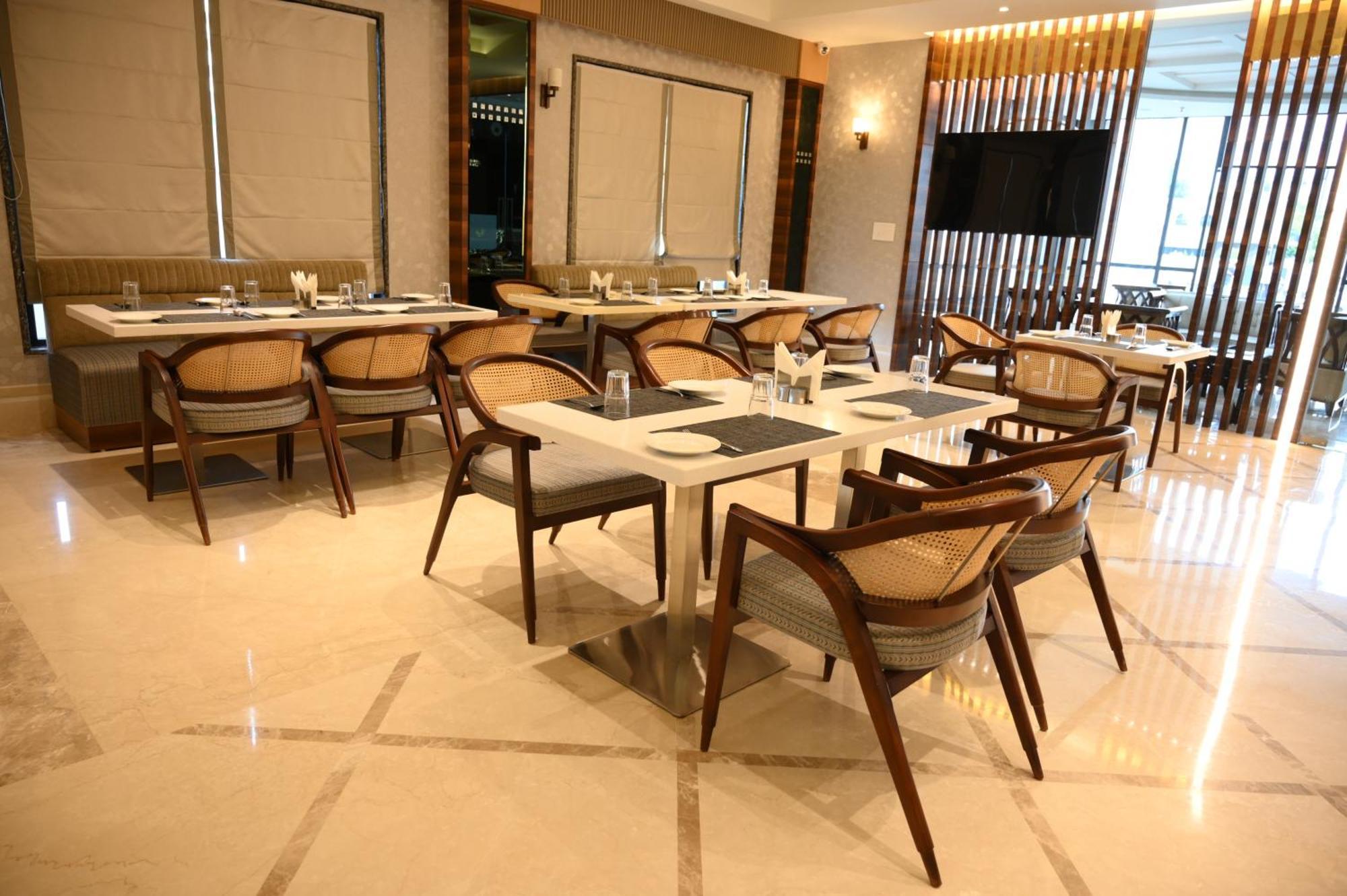 The Mudra Hotel Varanasi Luaran gambar