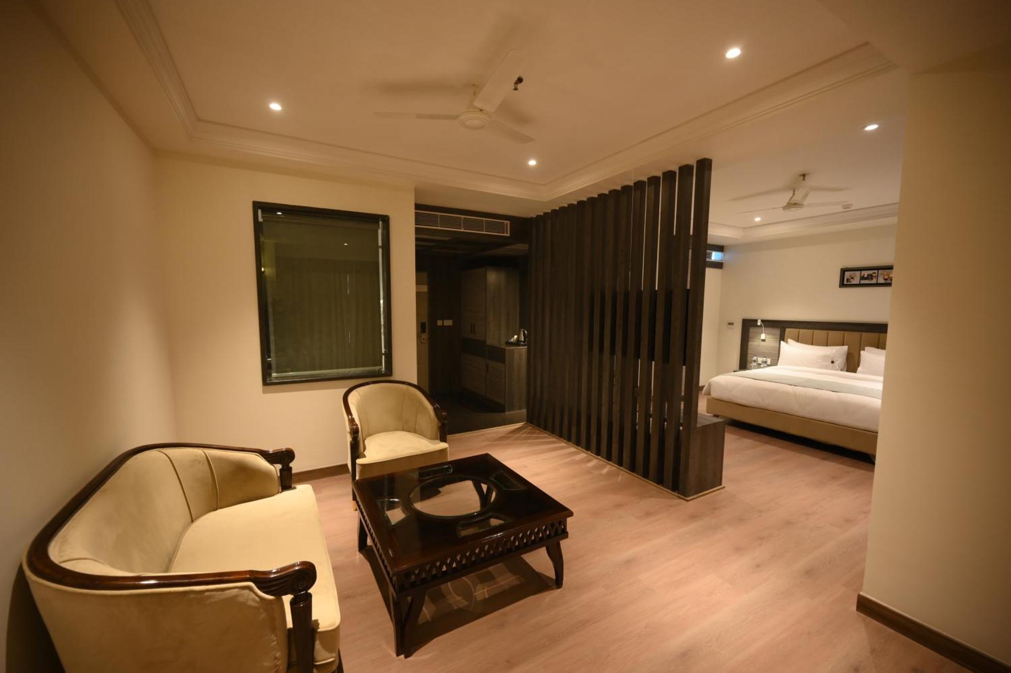 The Mudra Hotel Varanasi Luaran gambar