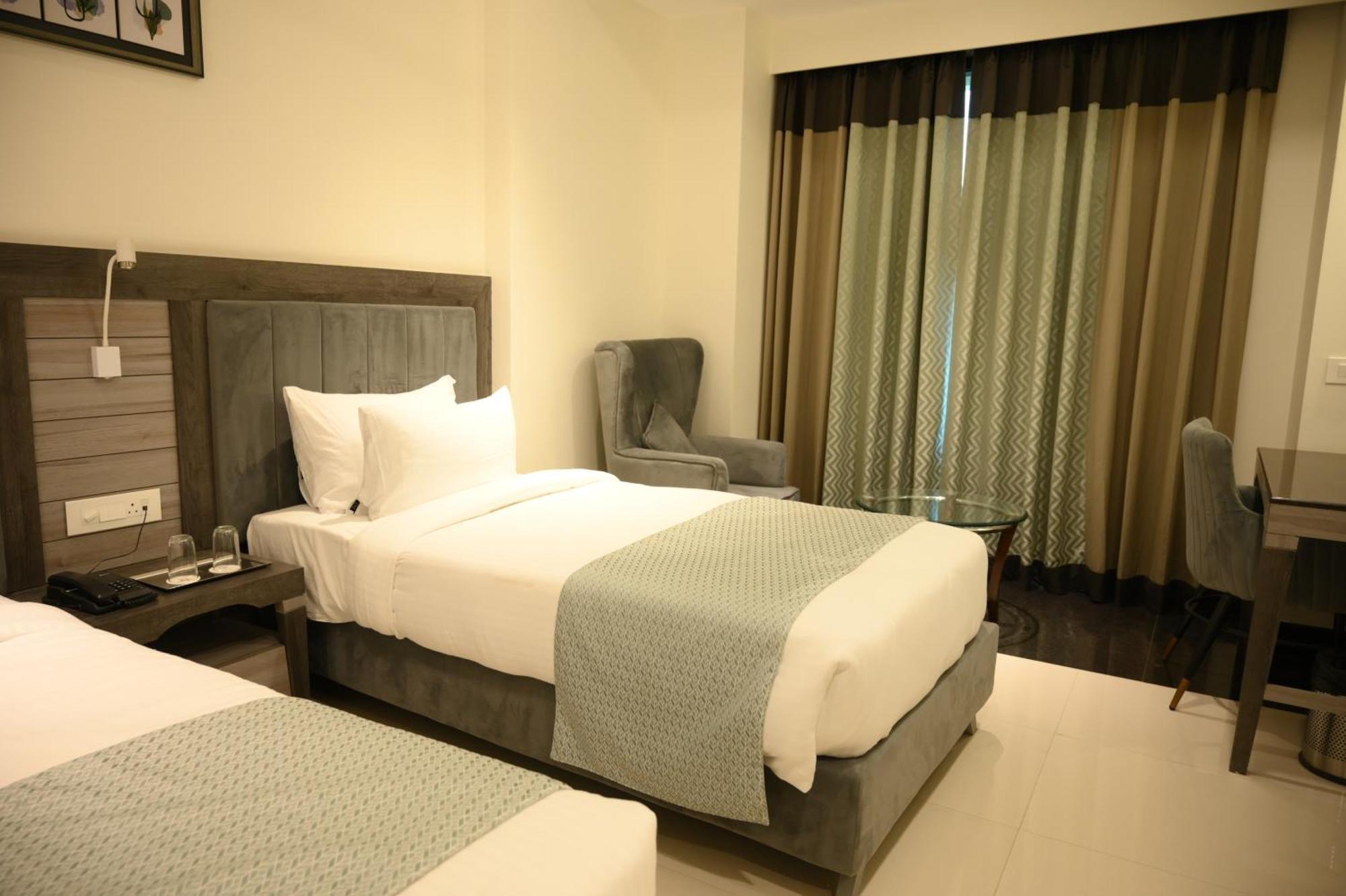The Mudra Hotel Varanasi Luaran gambar