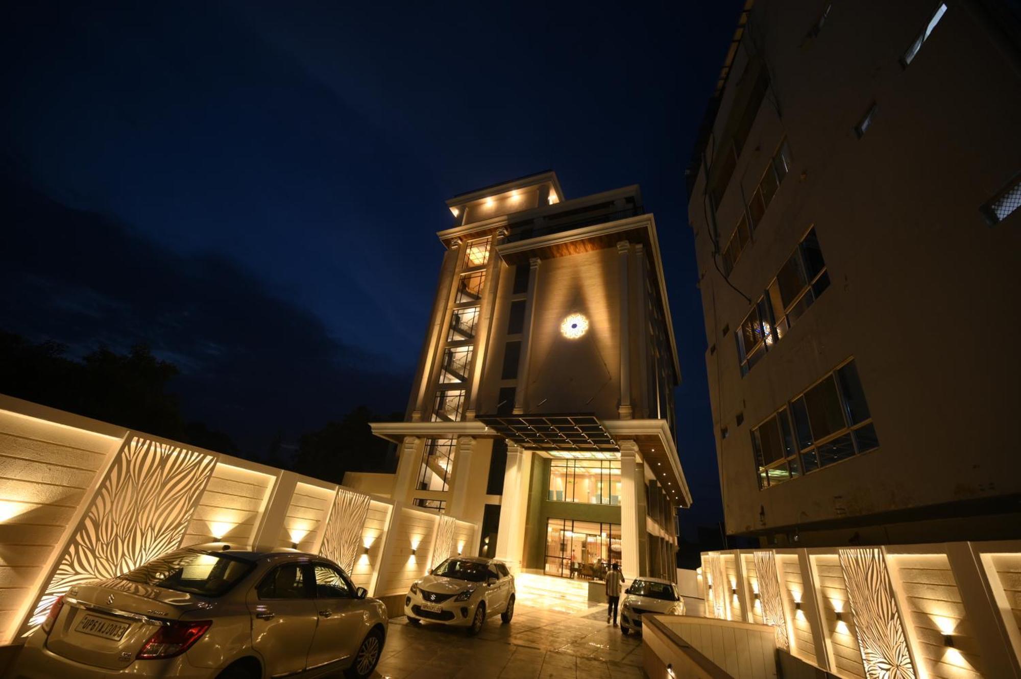 The Mudra Hotel Varanasi Luaran gambar