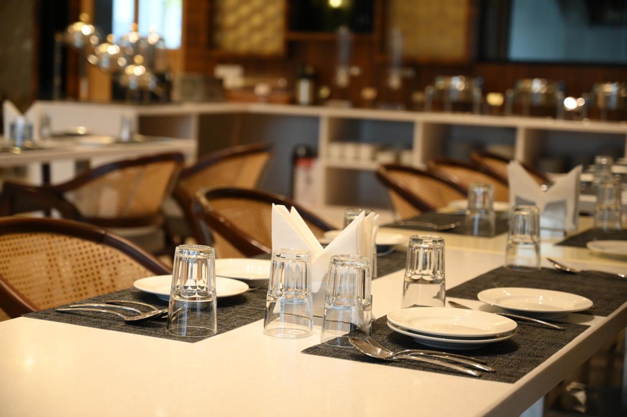 The Mudra Hotel Varanasi Luaran gambar